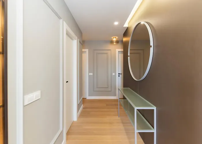 Mariva Luxury Apartment