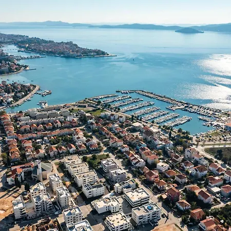 Mariva Luxury Apartment *